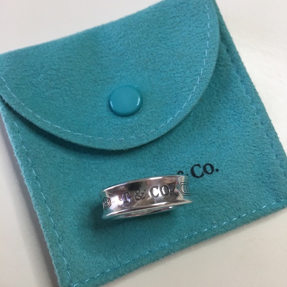 Tiffany & Co Return to Tiffany band ring. Sz 7. - Picture 3 of 3